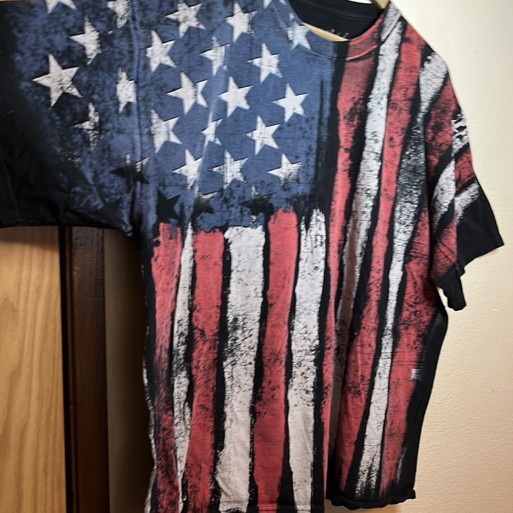 Patriotic American flag art T-shirt - Picture 2 of 4